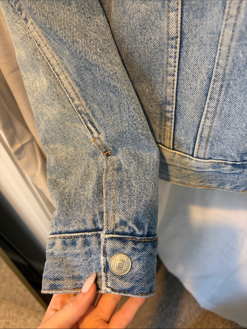 ZARA Light Wash Blue Denim Jacket - Picture 5 of 6